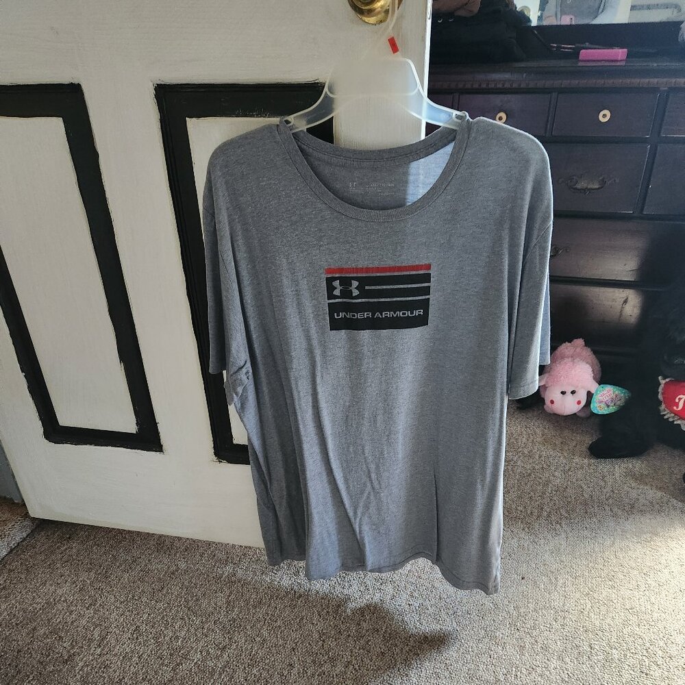 Mens XXL UNDER ARMOUR tshirt
